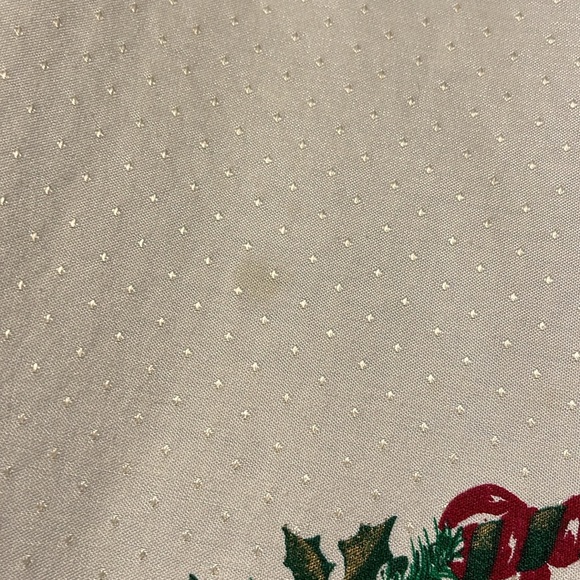 Holiday/Christmas tablecloth. - Picture 9 of 9